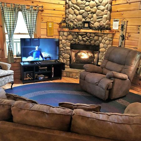 Bear Pleasures Cabin Villa Gatlinburg Buitenkant foto