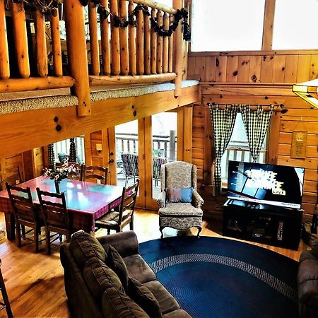 Bear Pleasures Cabin Villa Gatlinburg Buitenkant foto