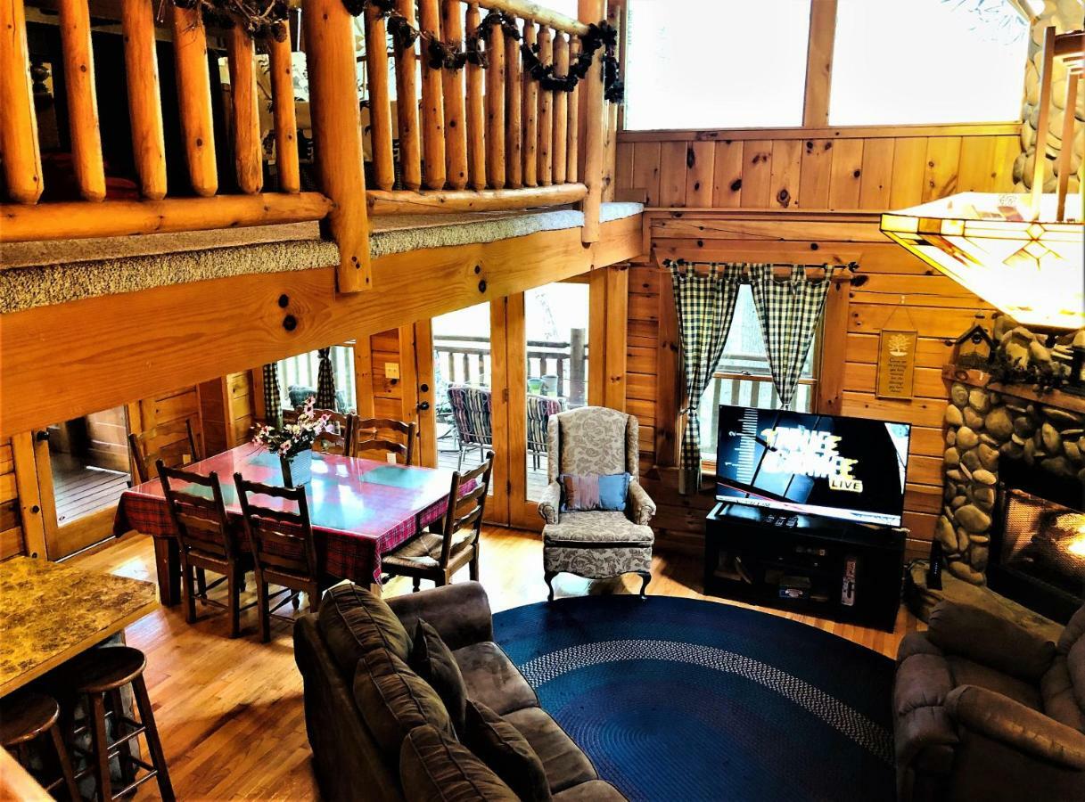 Bear Pleasures Cabin Villa Gatlinburg Buitenkant foto