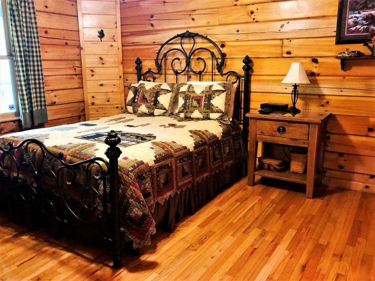 Bear Pleasures Cabin Villa Gatlinburg Buitenkant foto